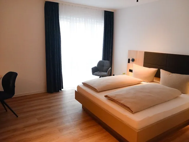 غرفة بزنس بسرير كينج، Holi Hostel Hotel 5/9