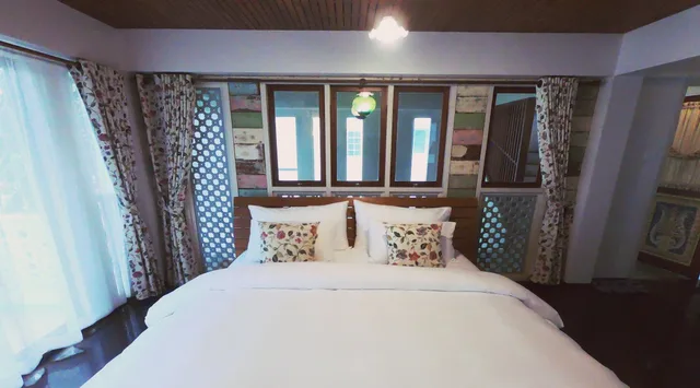 3 Bedrooms, House, Twin Beds, 2 King Beds، The White Houses 2/8