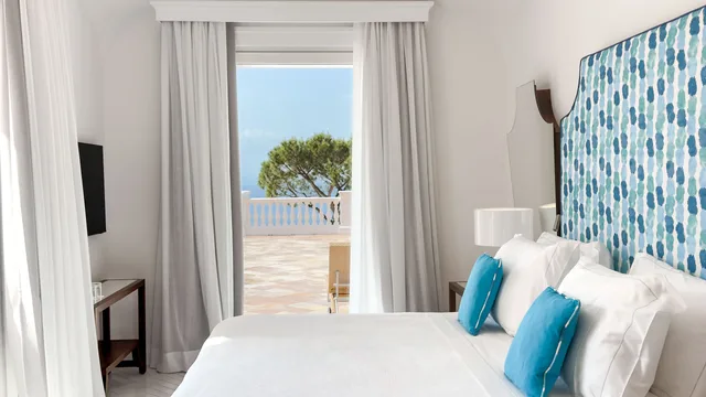 جناح بإطلالة على البحر بشرفة، Grand Hotel Europa Palace 1/7