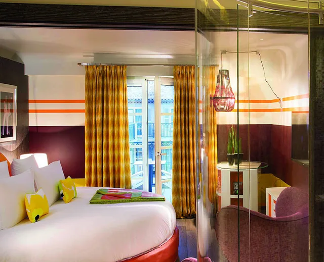 Room, King Bed, Patio, Terrace, Paris Saint Tropez 9/10