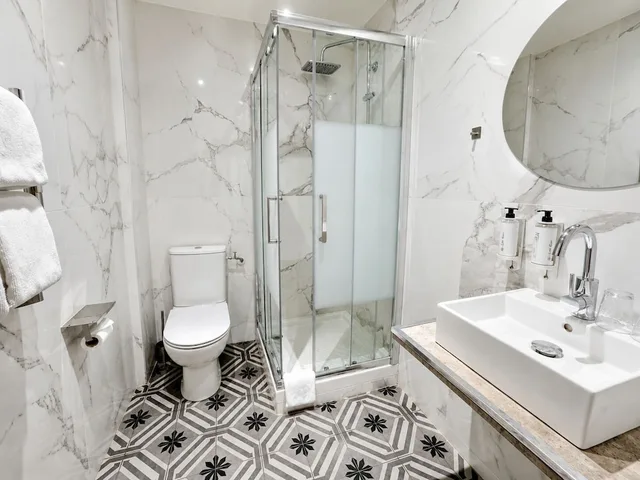 غرفة جونيور بسرير كوين، Hotel Kyriad Marseille Centre Paradis Prefecture 3/4