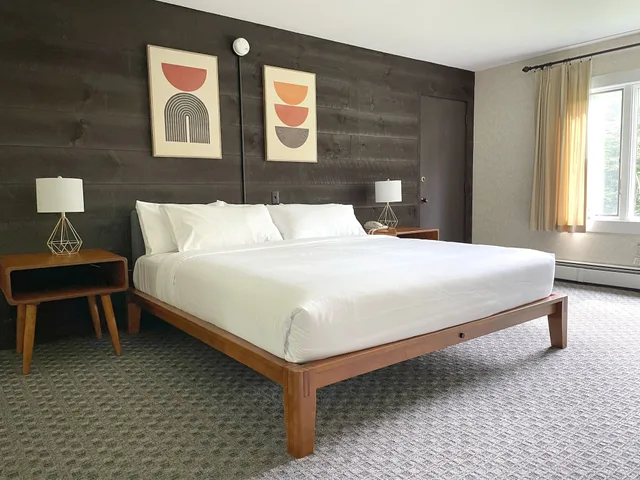 Room, King Bed, Toll Road Inn 1/6