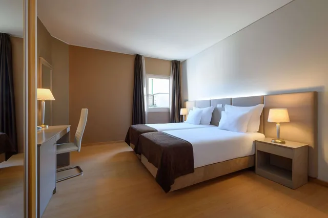 غرفة بسريرين منفصلين لذوي الإعاقة، Tryp By Wyndham Porto Centro Hotel 5/9