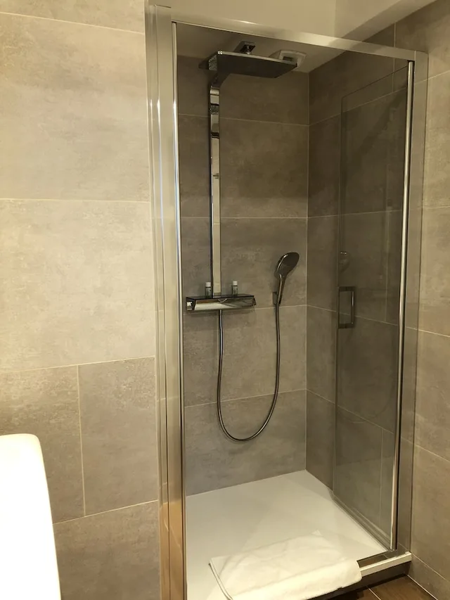 غرفة كومفورت بسريرين منفصلين، Hôtel La Villa Fleurie 8/8