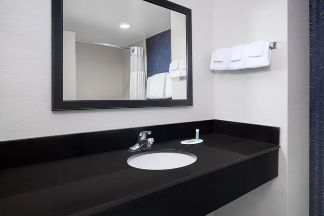 غرفة بسريرين كوين بحوض استحمام لذوي الإعاقة، Fairfield Inn by Marriott Columbia Northwest/Harbison 2/3