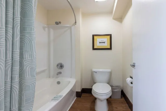 غرفة بسريرين مزدوجين، Sacramento Inn & Suites Cal Expo I-80 6/9