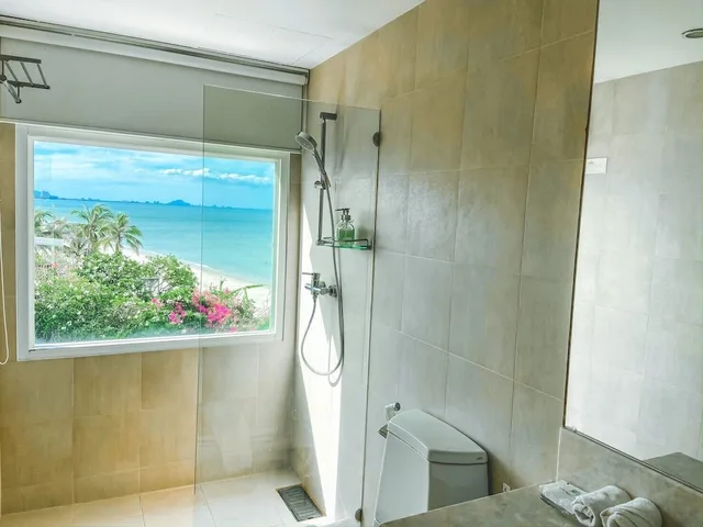 Family, 1 Double and 1 Single Bed, Sea Front، Nern Chalet Beachfront Hotel 5/5