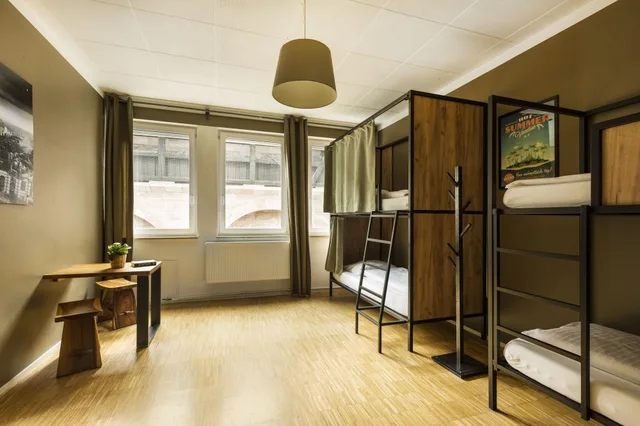 غرفة رباعية، Five Reasons Hotel and Hostel 1/3