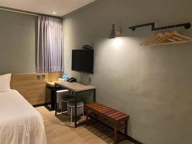 غرفة رباعية بسريرين كوين، Prince Hotel 3/3