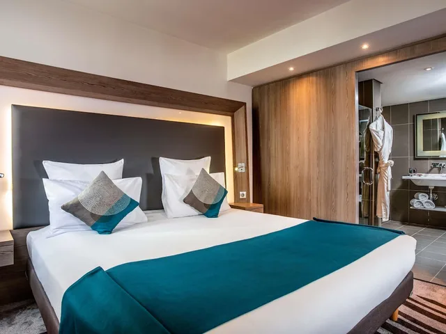 جناح سوبيريور بسريرين منفصلين وسرير كينج، Novotel Cairo Airport 2/10