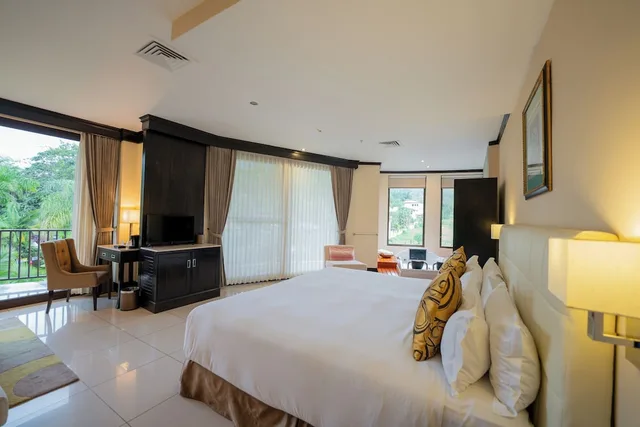 Junior Suite, King Bed, Volcano View، Royal Corin Thermal Water Spa and Resort 2/10