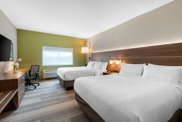 غرفة بسريرين لذوي الإعاقة، Holiday Inn Express And Suites Wildwood The Villages 1/6
