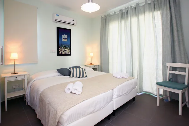 فيلا فاخرة بسرير كينج وسريرين فرديين بـ3 غرف نوم بمسبح خاص، Meltemi Villas 5/7
