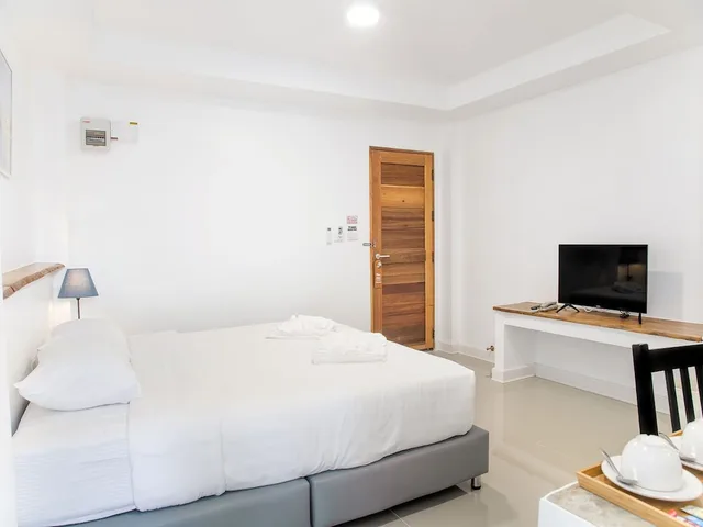 Deluxe, Queen Bed, Grand Sattahip Hotel 3/4
