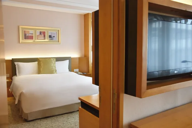 غرفة متصلة عائلية بسرير كينج وسريرين منفصلين، Millennium Hotel Chengdu 2/5