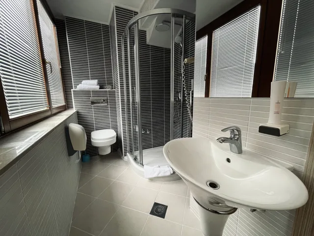 غرفة قياسية مفردة بسرير مزدوج، City View Deluxe Sarajevo 5/8