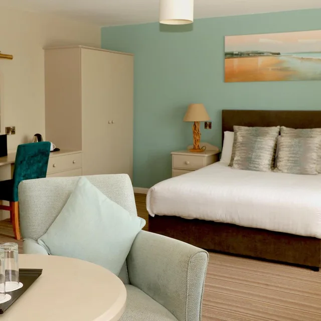 Room, Triple, Terrace, Causeway Hotel 2/6