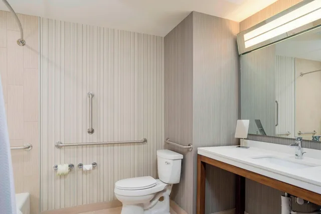 استوديو بسريرين كوين، Courtyard by Marriott Niagara Falls, USA 9/10