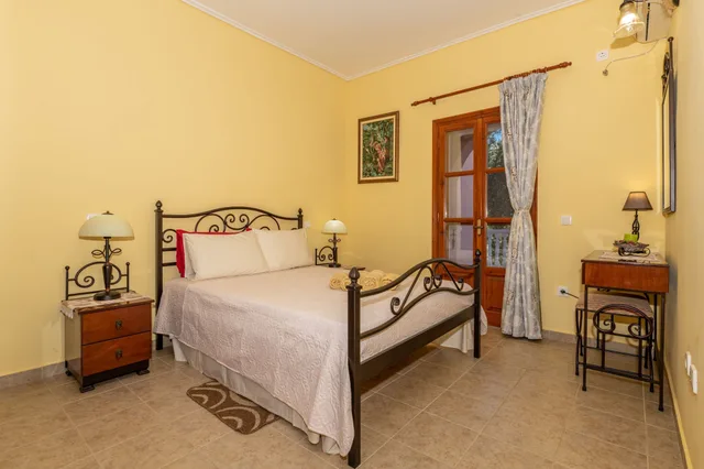 شقة بسريرين مزدوجين بغرفتي نوم مع أريكة في الطابق الأرضي، Arazzo Holiday Apartments 3/8