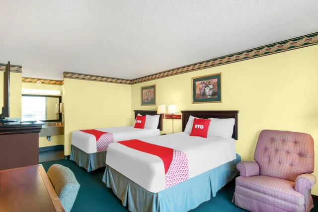 2 Full Bed Smoking, OYO Hotel Oklahoma City South I-35 and SE 29th 2/4