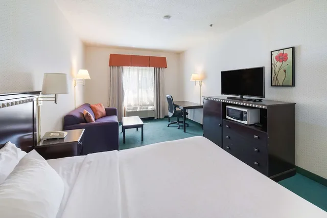 غرفة قياسية بسرير كوين، Rodeway Inn Urbana Champaign University Area 2/6