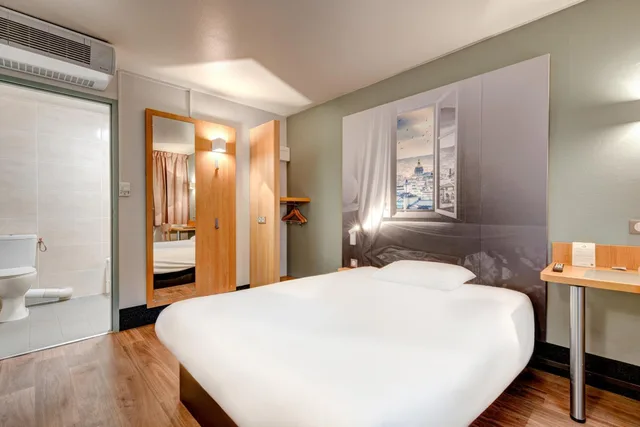 غرفة بسرير كوين لذوي الإعاقة، B&B HOTEL Louveciennes 4/6