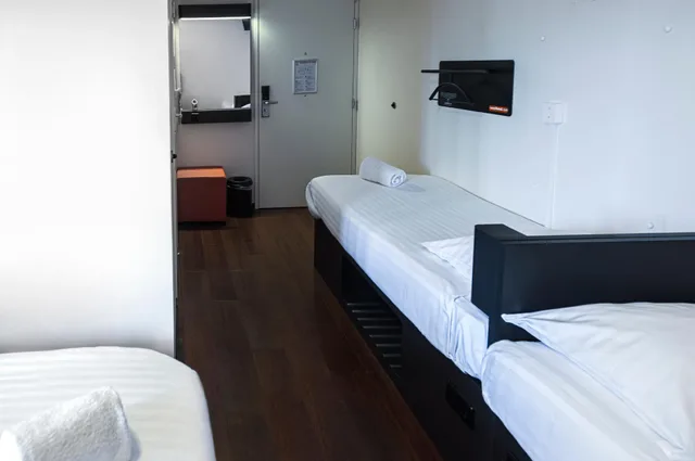 غرفة قياسية مفردة بسرير فردي، easyHotel Amsterdam City Centre 2/3