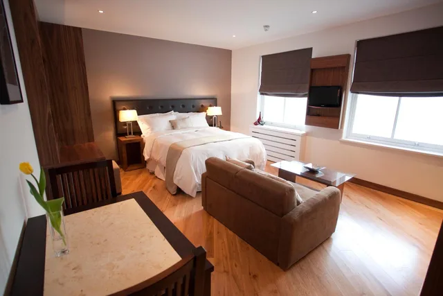 غرفة قياسية، Presidential Apartments - Kensington 2/2