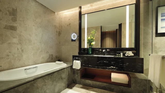 غرفة كلاسيكية بسرير كينج مع دخول صالة النادي، InterContinental Shanghai Hongqiao NECC, an IHG Hotel 10/10
