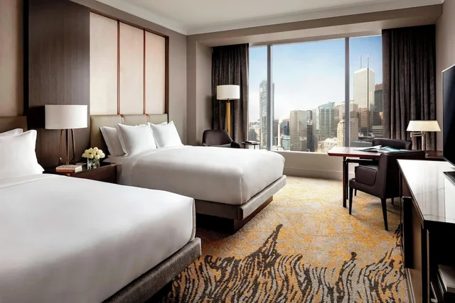 غرفة كلوب بسريرين مزدوجين مع دخول صالة النادي مع دخول الصالة، Ritz Carlton Toronto Hotel 1/9