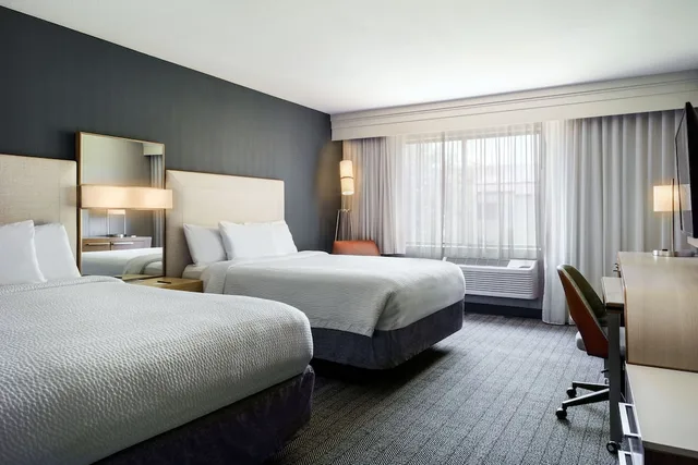 غرفة بسريرين كوين، Courtyard by Marriott Vacaville 1/10