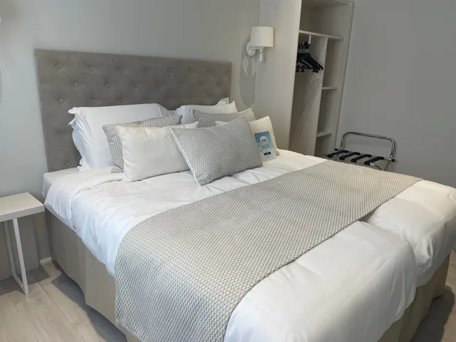 غرفة كومفورت بسرير كوين، Kyriad Saumur Centre 6/8