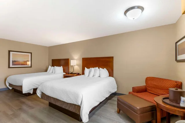غرفة بسريرين كوين يُسمح فيها بالحيوانات الأليفة، Best Western Cottontree Inn 3/4