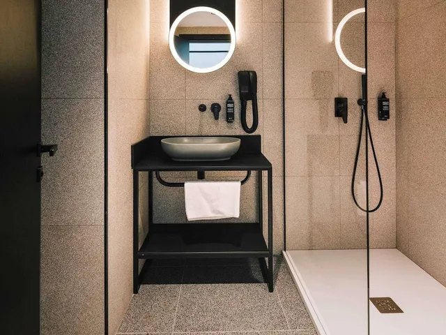 غرفة سوبيريور بسرير كينج بإطلالة على البحر، ibis Styles ST Pauls Bay Malta 7/8