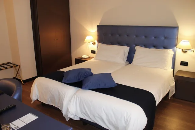 غرفة سوبيريور بسرير مزدوج، HOTEL DE LA VILLE AVELLINO 1/3
