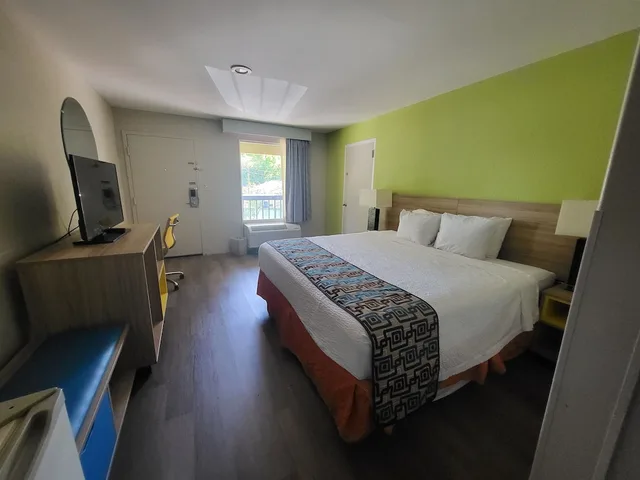 غرفة بسرير كينج لذوي الإعاقة، Park Inn by Radisson, Attalla-Gadsden 2/3