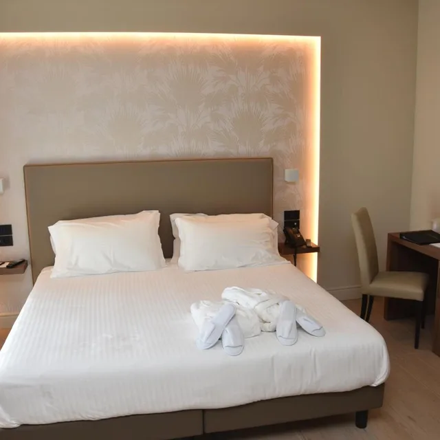جناح بجاكوزي، Hotel Commercio 1/4