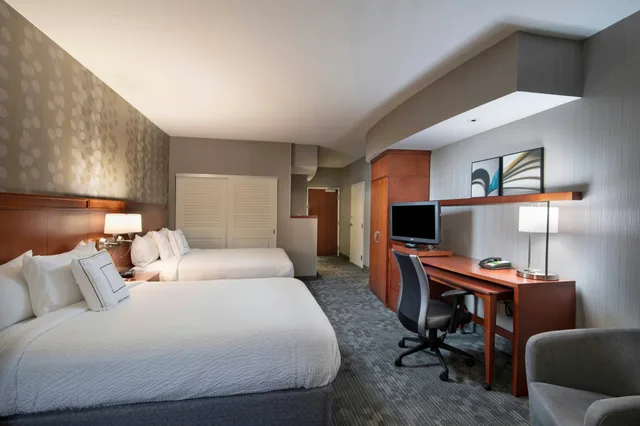 غرفة بسريرين كوين، Courtyard Atlanta Mcdonough 2/3