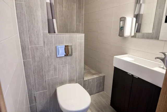 سكن مشترك مختلط، B14 Hostel 1/2