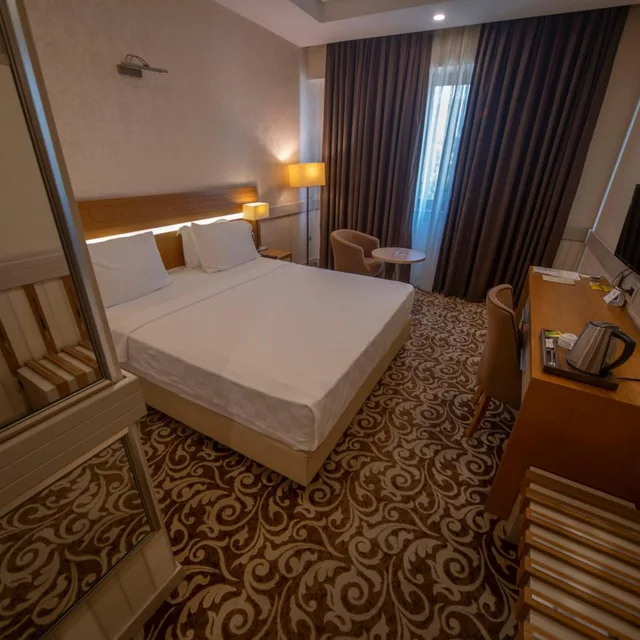 Deluxe, Double Bed, Grand Itimat Hotel 3/10