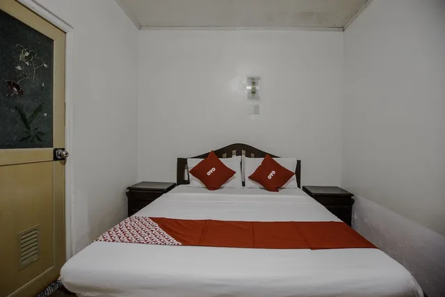 غرفة قياسية بسرير مزدوج، OYO 741 Sierra Travellers Inn 1/3
