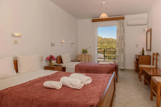 غرفة ثلاثية، Melissa Hotel 4/10