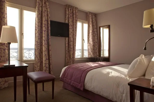Courtyard, Superior, Double Bed, with View، Hotel Relais Saint Charles 4/7