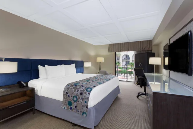 غرفة قياسية بسرير كينج، Wyndham Boca Raton 2/3