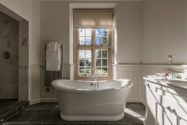 State, Suite, Mansion, King Bed, Tylney Hall 2/3