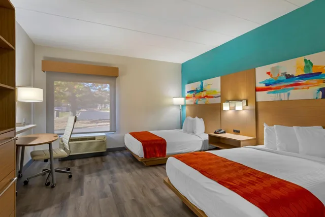 Room, Queen Bed, Accessible, Best Western Plus Executive Hotel 1/7