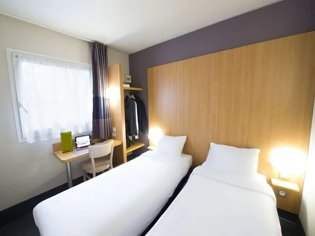 غرفة قياسية بسريرين منفصلين، Kyriad Direct Clermont Ferrand Nord Gerzat 1/4