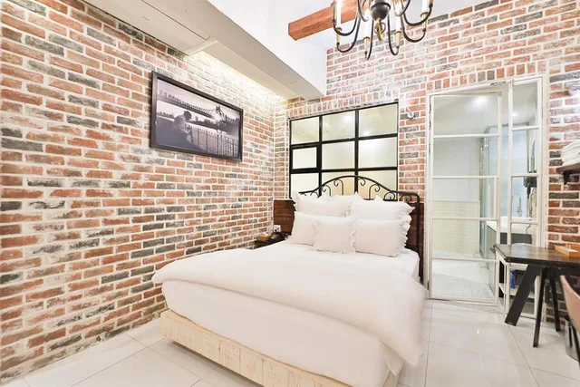 جناح جونيور، February Hotel Hwanggeum 8/10