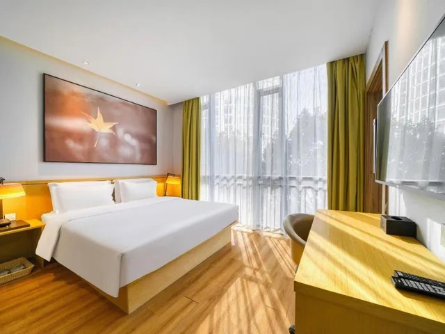 Super, Twin Beds، IU Hotel (Suzhou Dushu Lake Moon Bay Metro Station) 1/2