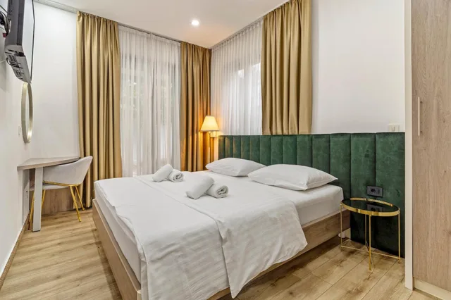 غرفة بسرير مزدوج بشرفة، Hotel National 2/5